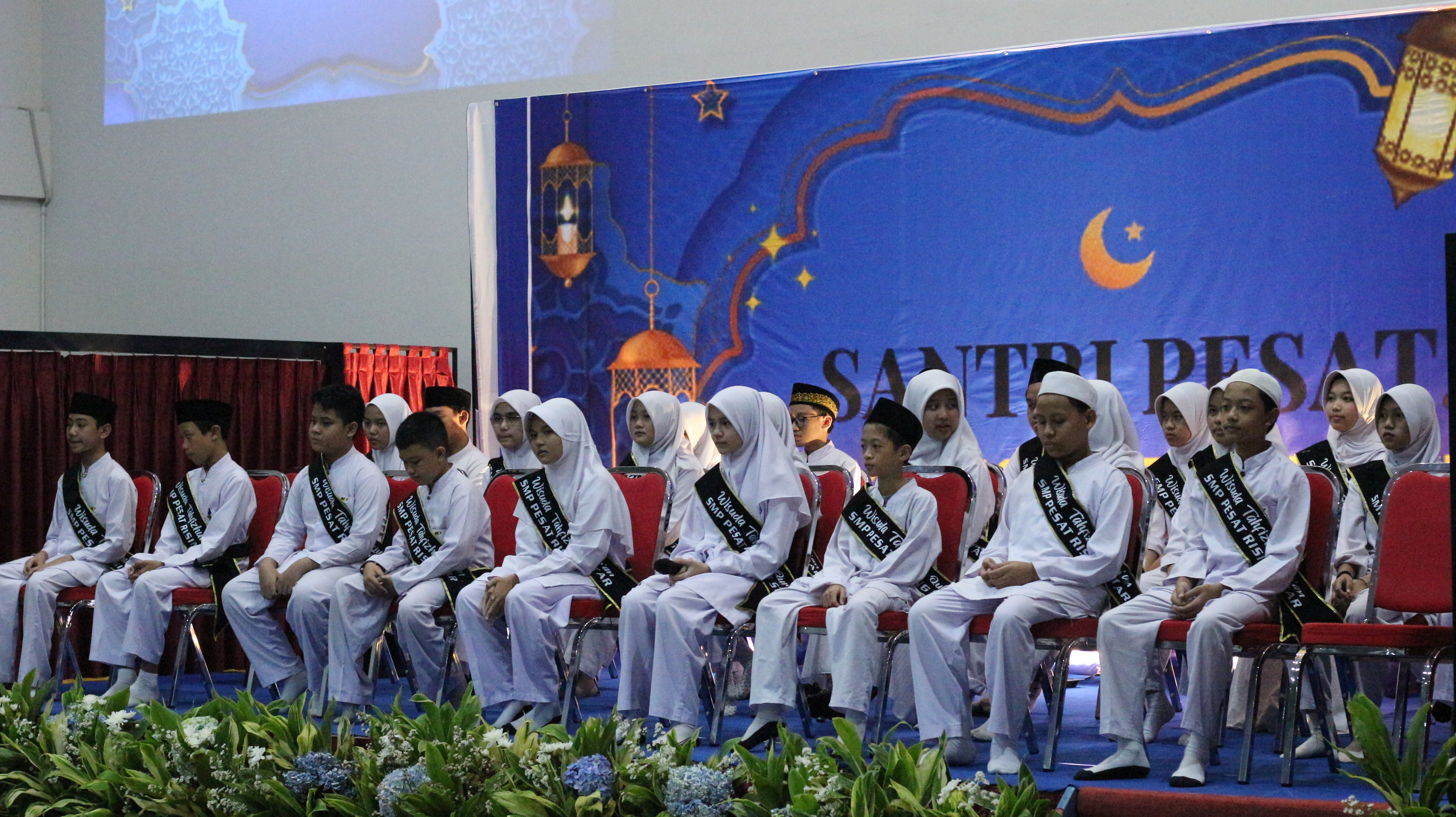 SMP Pesat Rising STAR Lahirkan Hafidz dan Hafidzah Berprestasi